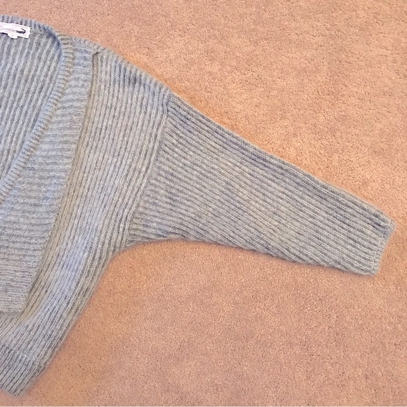 Crocodile Mohair Wool Cardigan Sweater Womens Small Light Grey Chunky Oversized - Picture 5 of 10